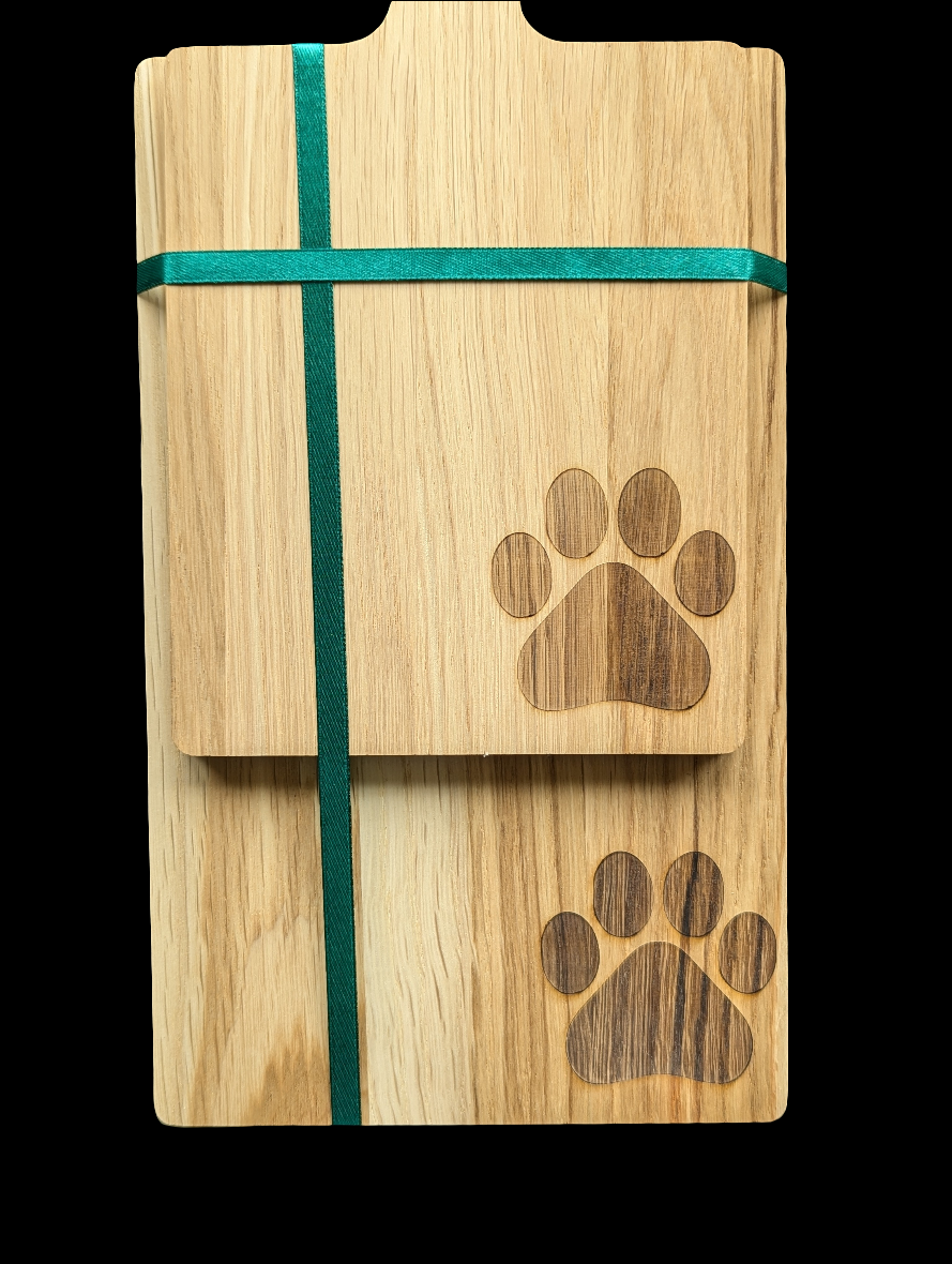 Paw Print Oak Chopping Board Set - Close Up