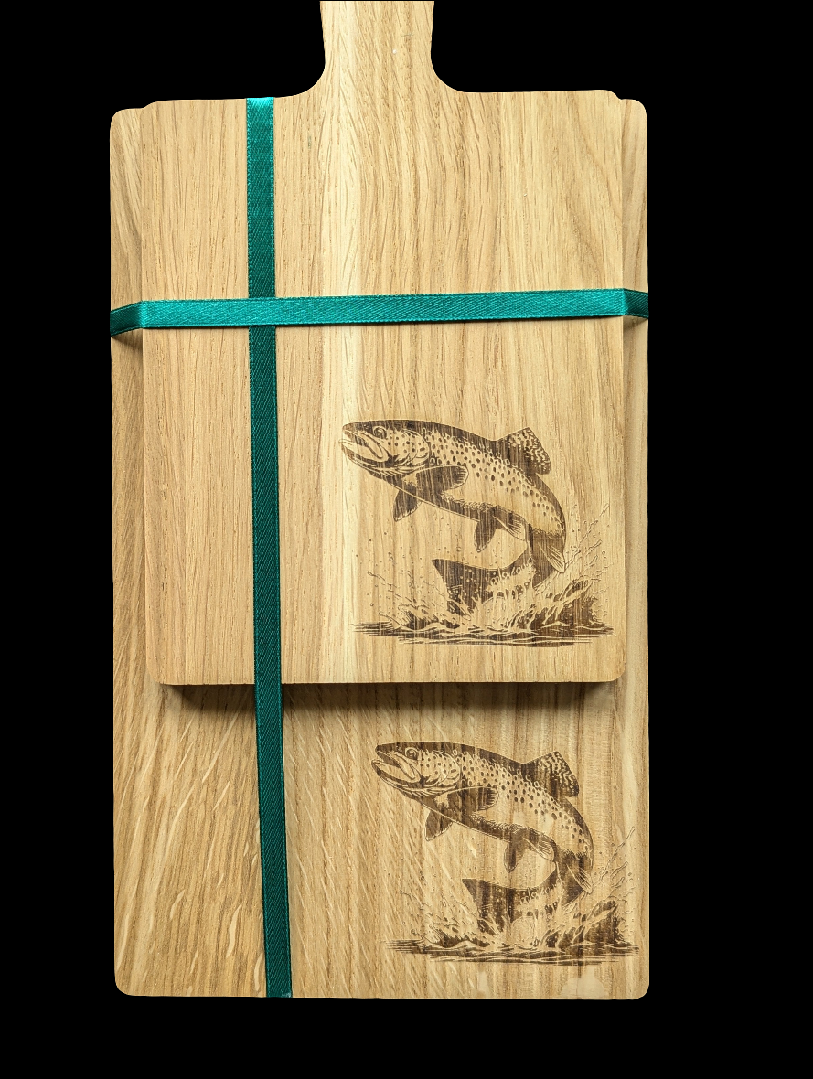 Trout Oak Chopping Board Set - Close Up